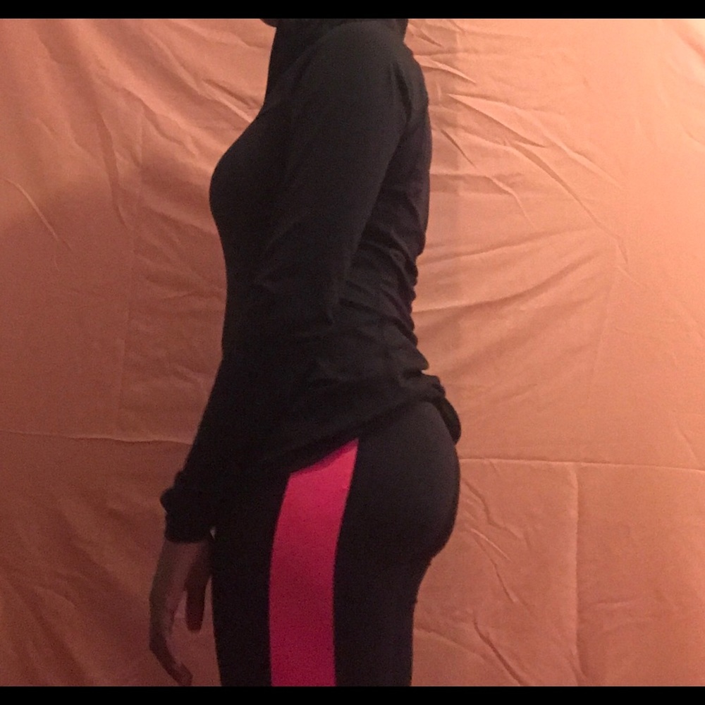Black and pink leggings